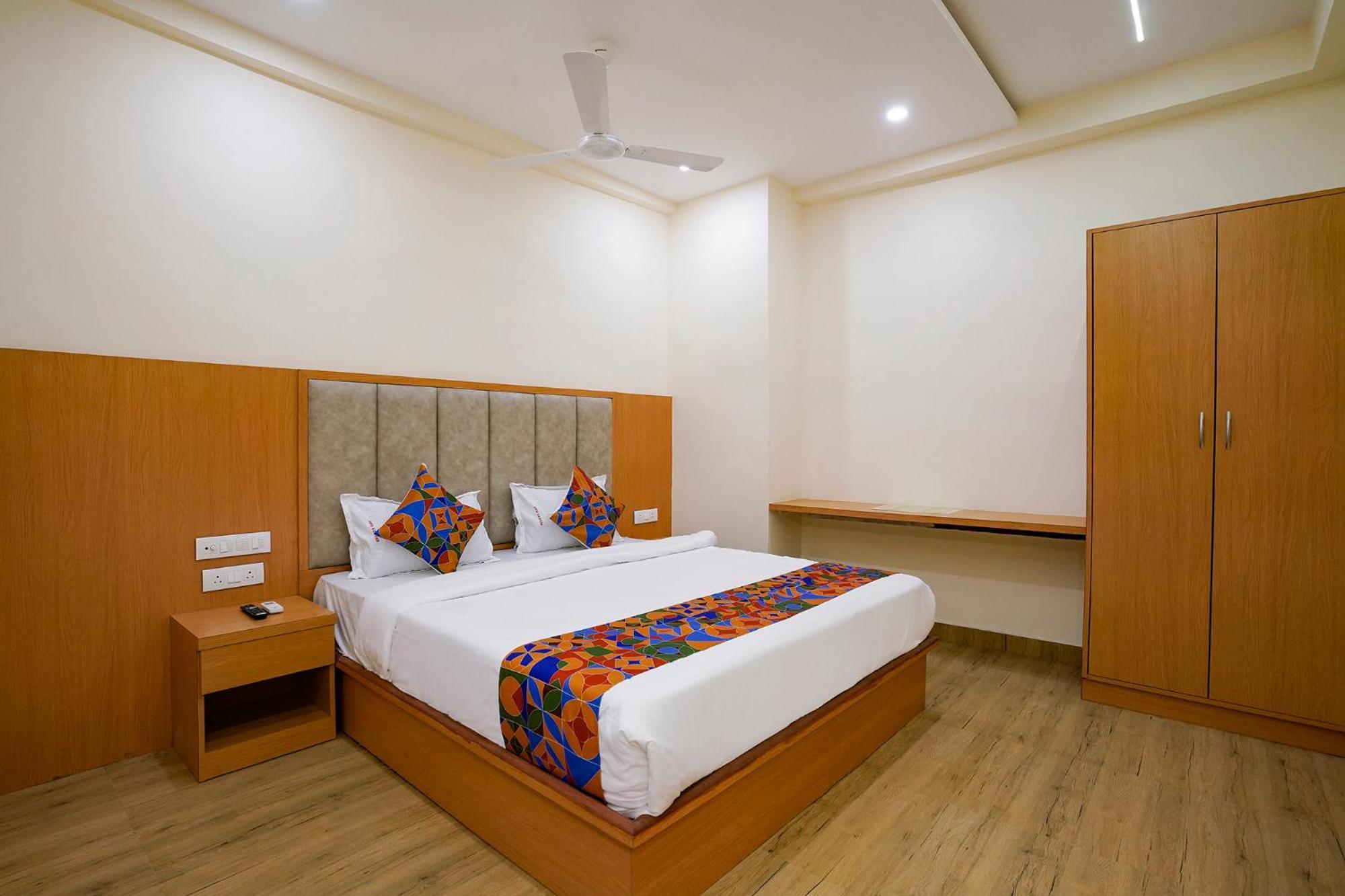 Fabhotel 7 Square - Nr Bkc