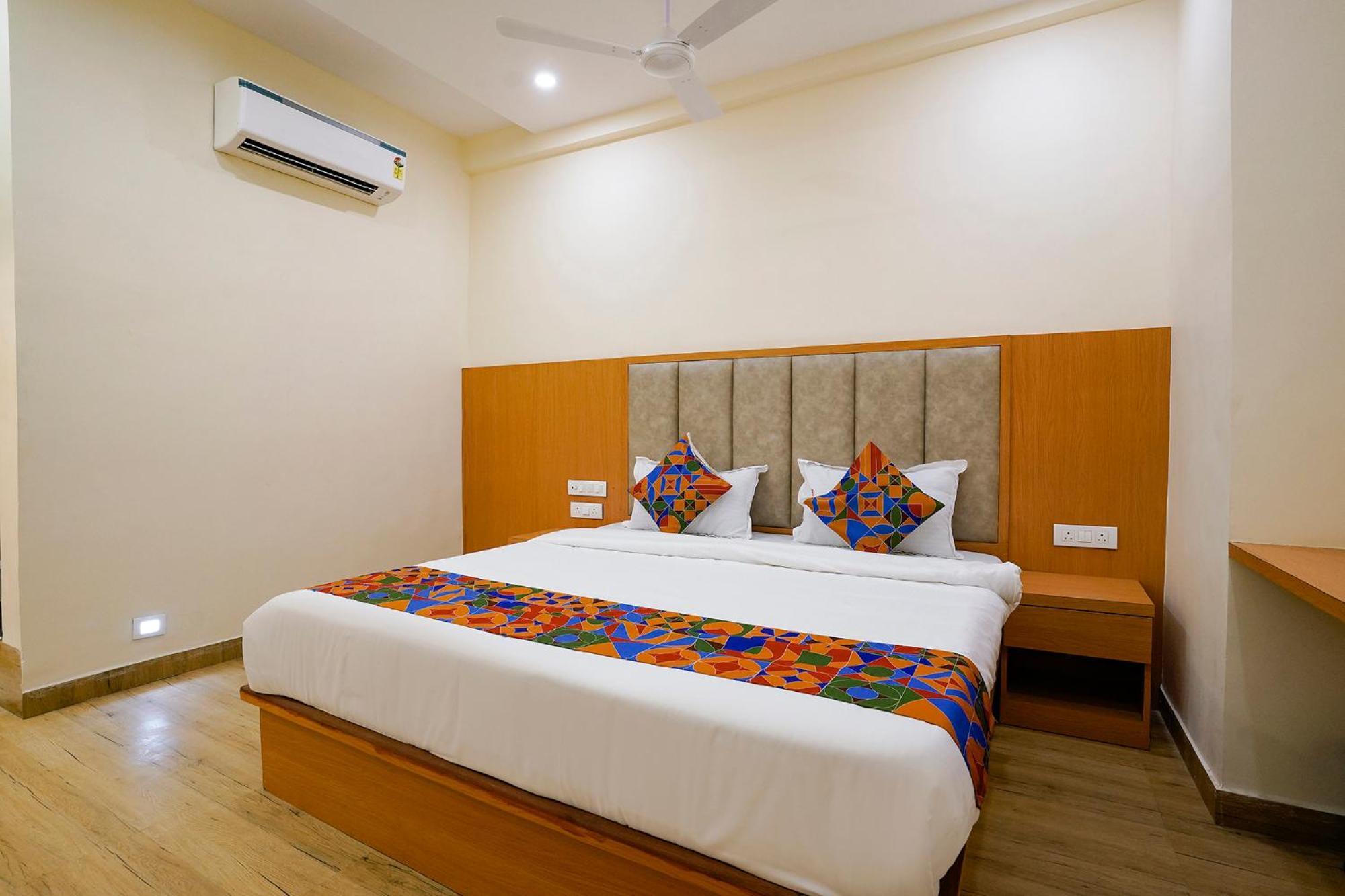 Fabhotel 7 Square - Nr Bkc Bombaj