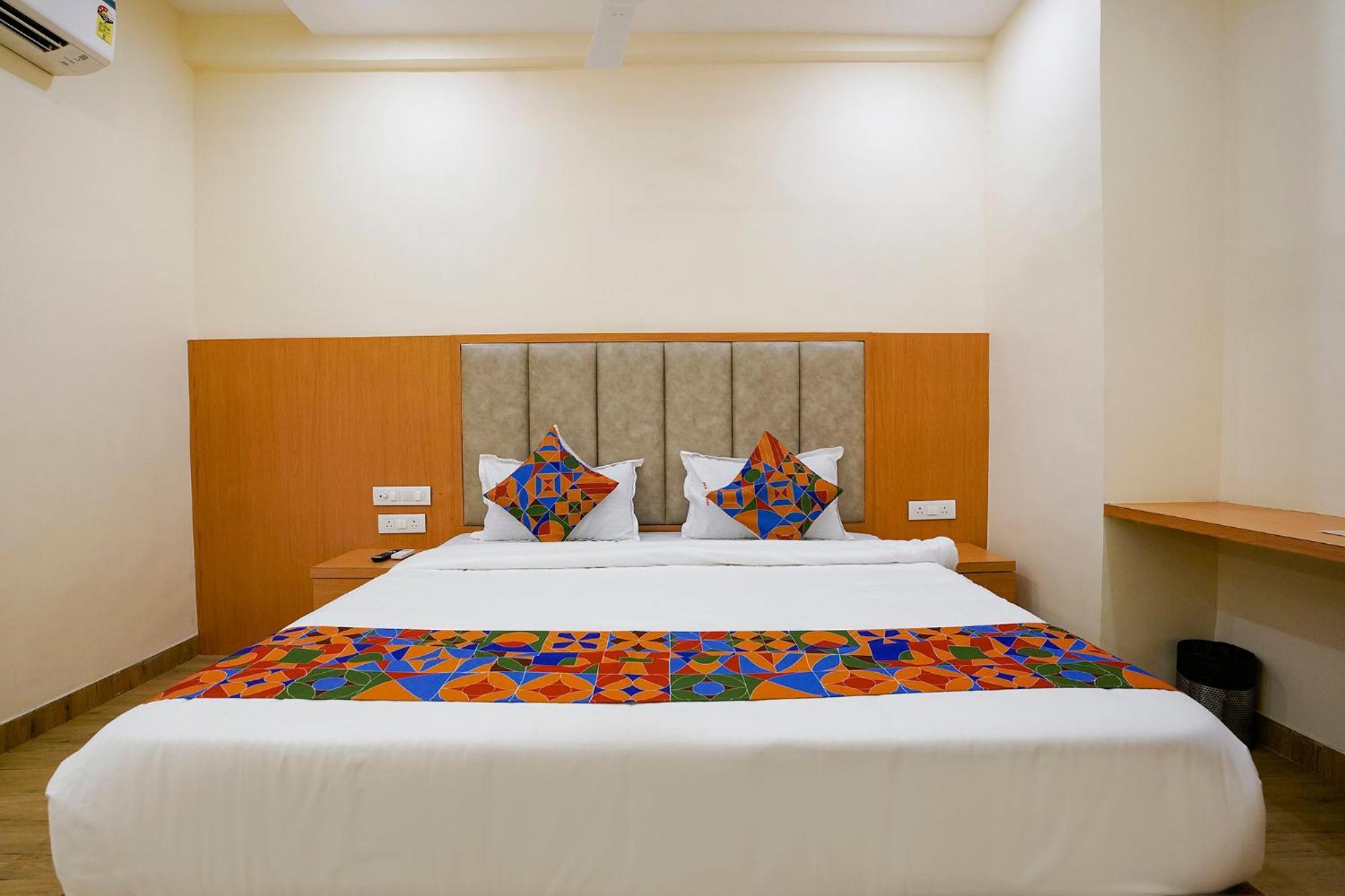 Fabhotel 7 Square - Nr Bkc