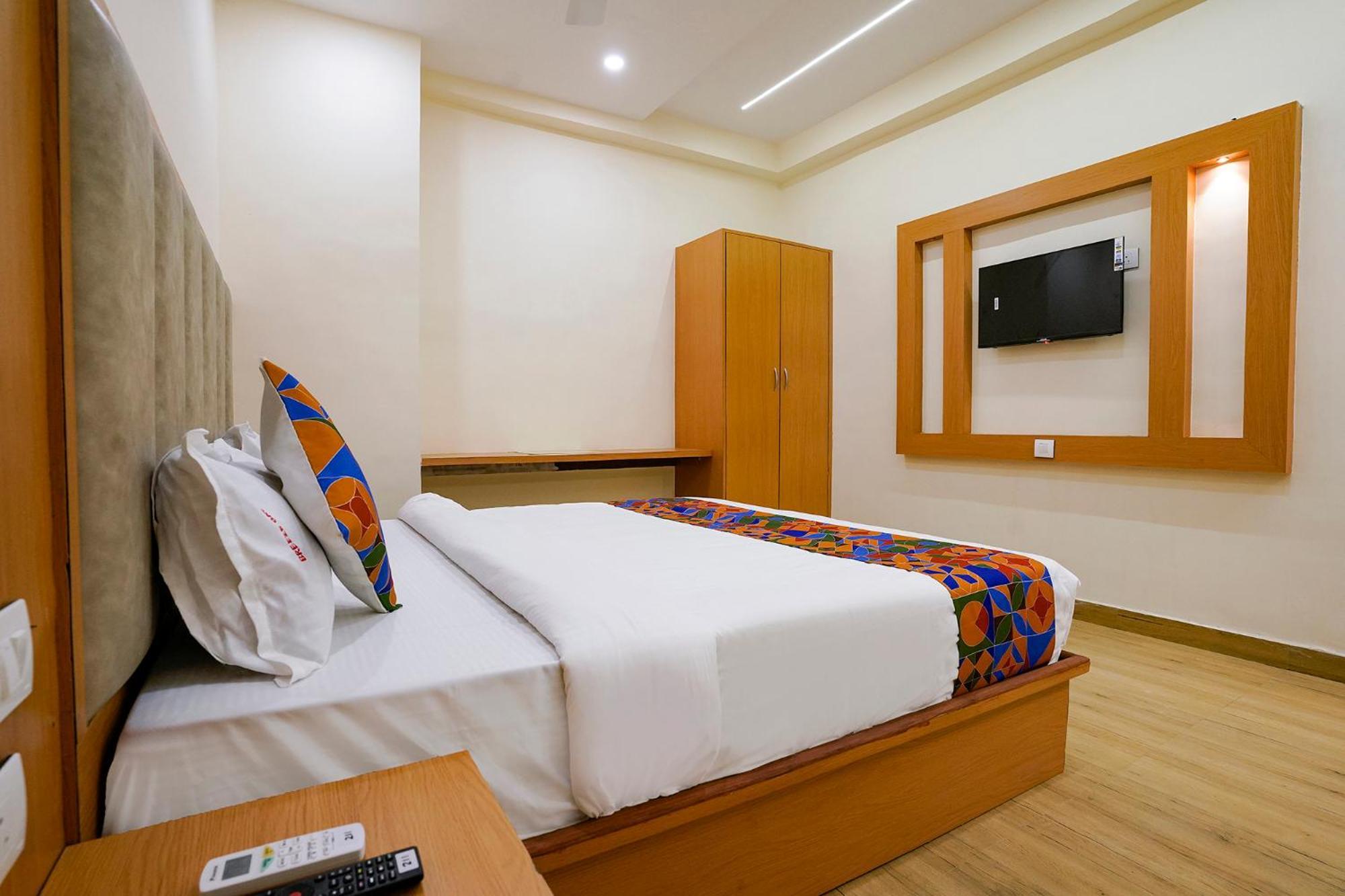 Hotel Fabhotel 7 Square - Nr Bkc