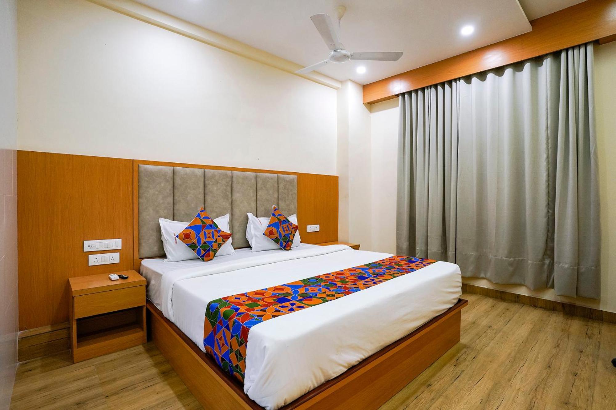 Fabhotel 7 Square - Nr Bkc Bombaj