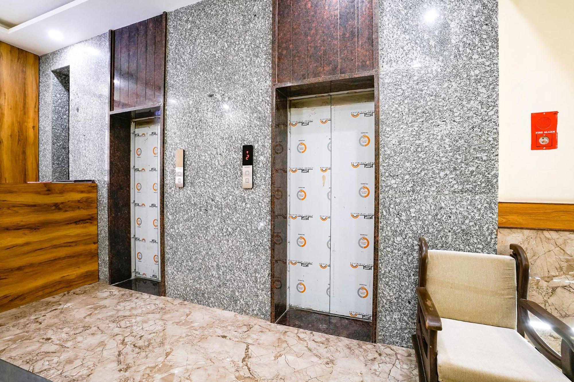 Hotel Fabhotel 7 Square - Nr Bkc