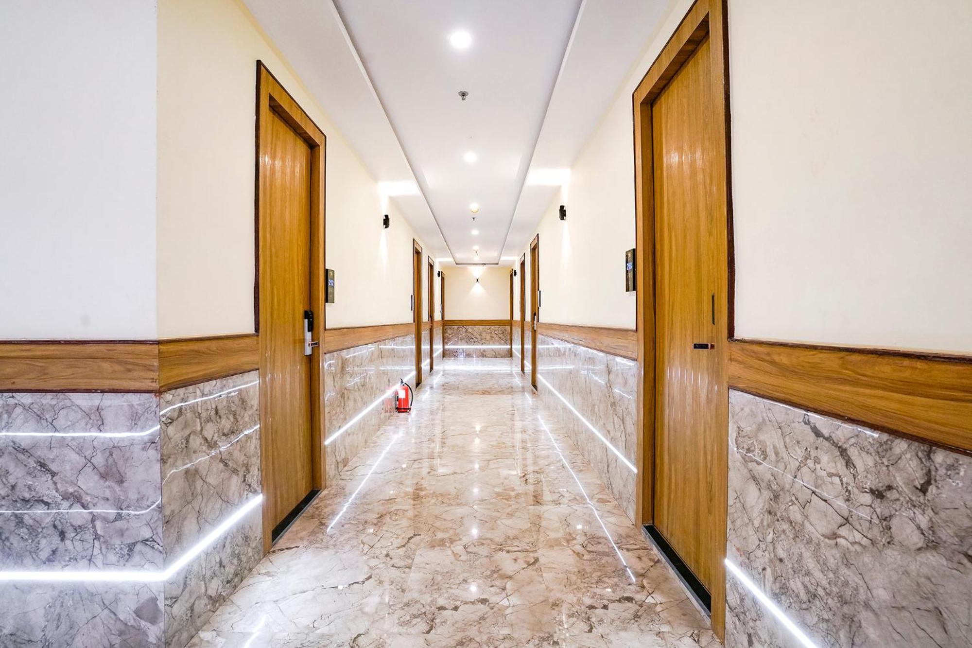 Hotel Fabhotel 7 Square - Nr Bkc
