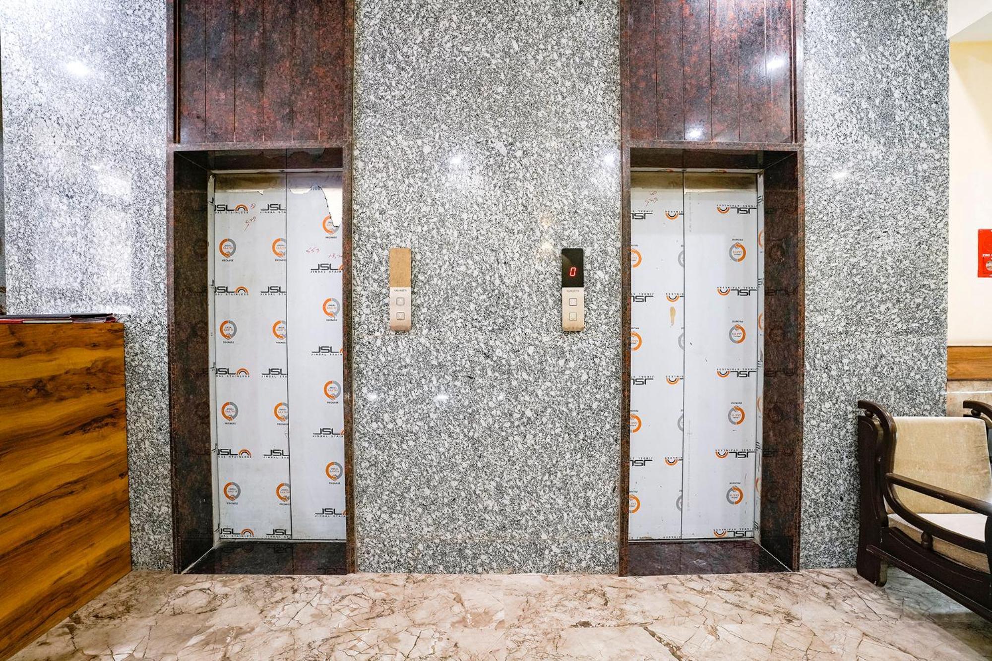 Fabhotel 7 Square - Nr Bkc Bombaj